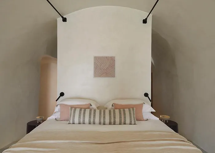 Atoles Retreat Imerovigli (Santorini)