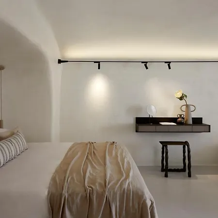 Atoles Retreat Imerovigli (Santorini)