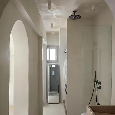 Atoles Retreat Imerovigli (Santorini)