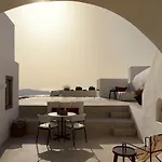 Atoles Retreat Imerovigli (Santorini)