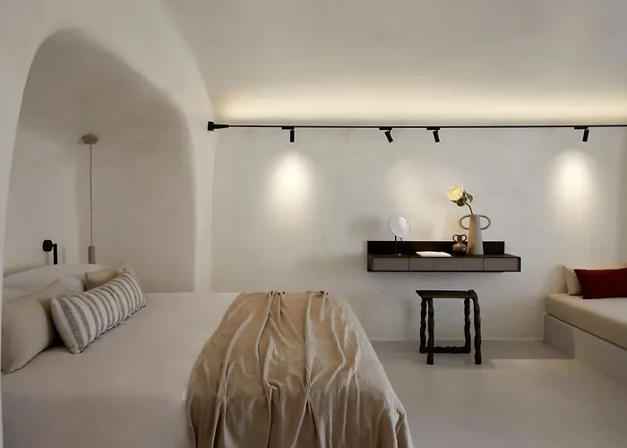 Atoles Retreat Imerovigli (Santorini)